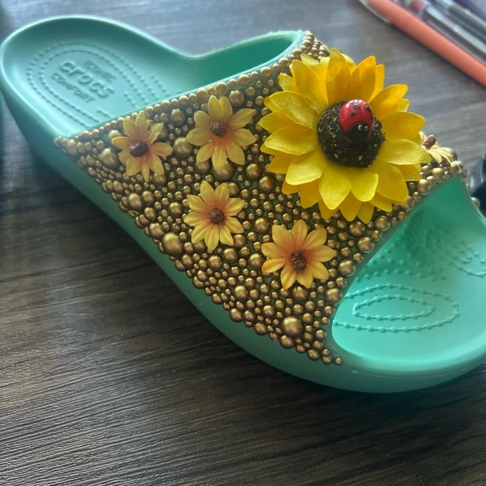 CROCS size platform